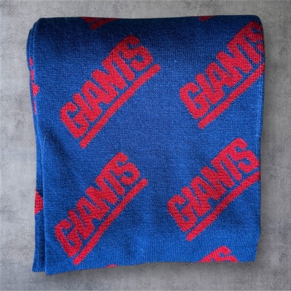 WEAR by Erin Andrews New York Giants Team Wordmark Scarf NWOT - Picture 2 of 4